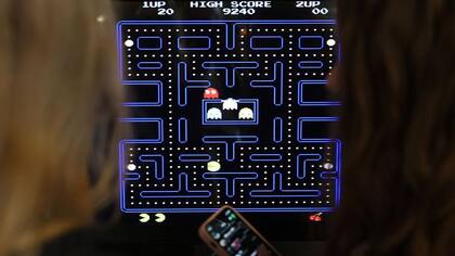 Los laberintos oscuros que cambian constantemente de forma hacen que el juego sea más divertido.