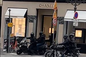 El video que muestra un robo de película a una joyería de lujo en París a plena luz del día