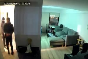 Abrieron su camioneta, le robaron las llaves del edificio y vaciaron su departamento
