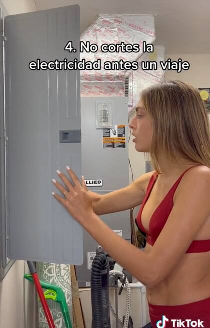 Los latinos suelen desconectar la luz cuando salen de casa, pero ella dice que en Estados Unidos no hace falta