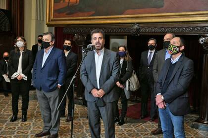 Los legisladores de Juntos por el Cambio realizaron una conferencia de prensa antes del inicio de las sesiones mixtas