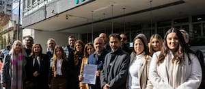 Legisladores mileístas fueron al IOMA a reclamar por la “crisis” de la obra social