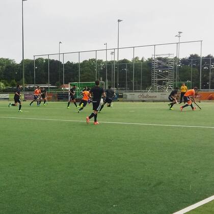 Los Leones derrotaron a Holanda en el primer amistoso