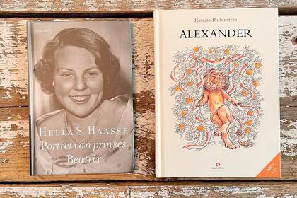 Los libros sobre la princesa Beatriz y el rey Guillermo que fueronpublicados cuando cumplieron 18 aos.