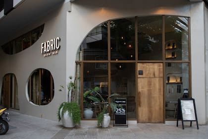 Los locales de Fabric Sushi se destacan no solo por su excelencia gastronómica sino también por su arquitectura y diseño moderno.