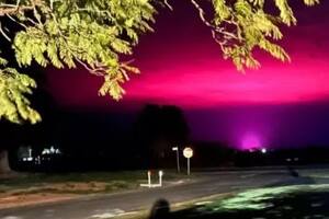 Un extraño resplandor rosado causó inquietud en una ciudad australiana