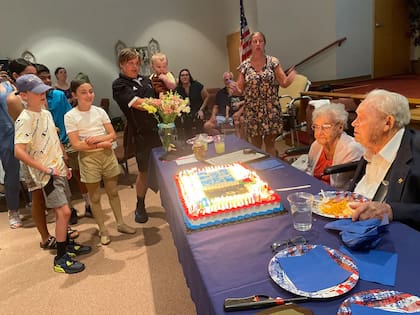 Los Malicotes en plena celebración de su cumpleaños número 100