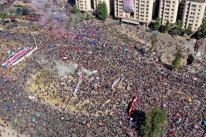 Los manifestantes conmemoraron este domingo el aniversario del inicio de las movilizaciones en Chile