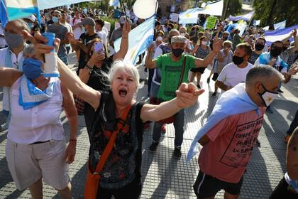 Gente de todas las edades en la manifestación llevada a cabo en la Plaza de Mayo