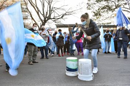Los manifestantes se congregaron frente a la Quinta de Olivos durante el banderazo del 19S