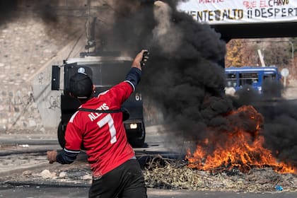 Las protestas complicaron la gestión de Piñera a fines del año pasado, y recrudecieron en algunos puntos donde no llegaba la ayuda