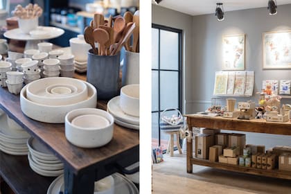 Los mapas artísticos de Mapoteca y los juguetes de madera de Lola y Chango en el sector de los chicos.