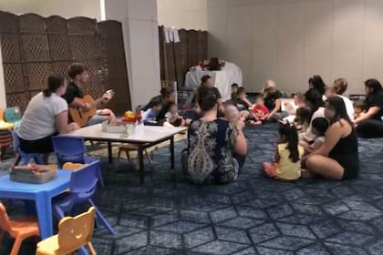 Los más chicos tienen algunas horas de clases recreativas por día