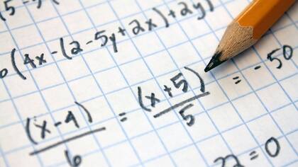 Los matemáticos siempre han estado fascinados por el problema de describir todas las soluciones en números enteros x, y, z en ecuaciones algebraicas.