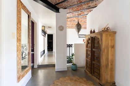 Los materiales naturales marcan el rumbo: maderas, yute, adobe