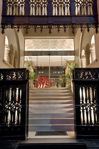 Los materiales nobles se conservan hasta hoy, tal como los soñó la princesa María Lidia, como la herrería artística y la puerta con pilastras de orden dórico