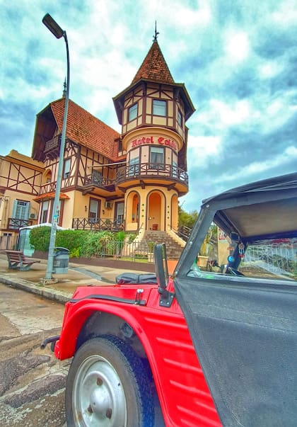 Los mecánicos le hicieron el motor al Mehari dos veces