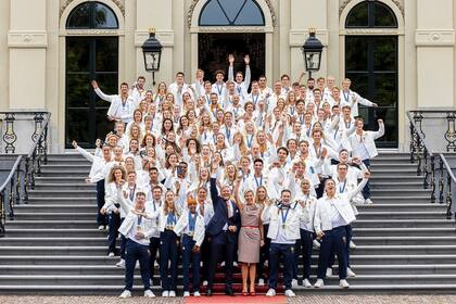 Los medallistas de los Juegos Olímpicos fueron homenajeados hoy en la Sala de Cristal de La Haya (Foto: Instagram/@KoninklijkHuis)