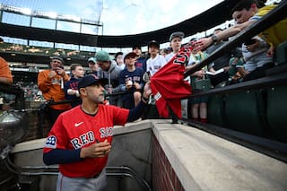 Los Medias Rojas de Boston despiden al mánager Alex Cora