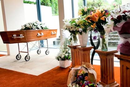 Los médicos aseguran que le quedan tres meses de vida y ella comenzó a organizar su propio funeral para que sus hijos no tengan que hacerse cargo