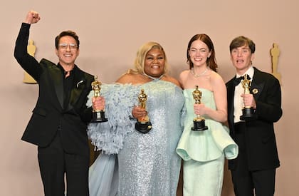 Los mejores actores de los Oscar 2024: Robert Downey Jr., Da'Vine Joy Randolph, Emma Stone y Cillian Murphy (Photo by Robyn BECK / AFP)