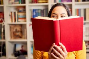 Los 20 mejores libros en español del siglo XXI, según expertos hispanohablantes