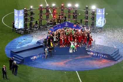 La celebración del Liverpool a pleno en el estadio Wanda Metropolitano de Madrid