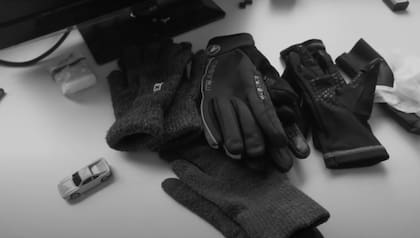 Los mejores remedios contra el mal olor en guantes y zapatos