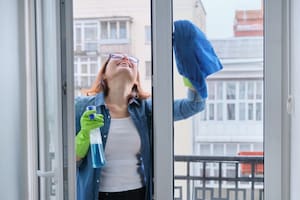 Así se puede limpiar eficientemente las ventanas y vidrios sin dejar marcas