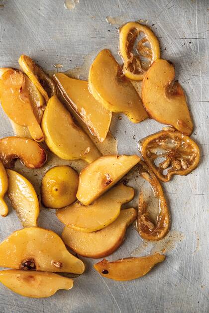 Los membrillos asados se puede agregar en ensaladas o como acompañamientos de proteínas como la carne y el pollo.