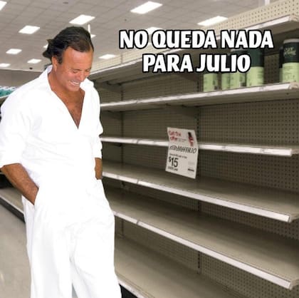 Los memes sobre Julio Iglesias inundan las redes durante el séptimo mes del año.