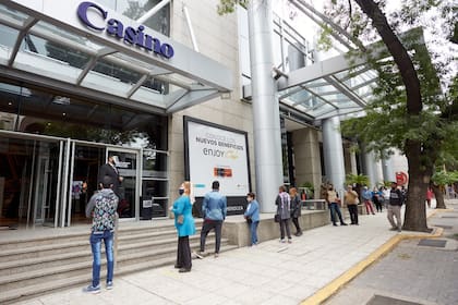 Los mendocinos pueden ir al casino desde las 10 hasta las 0.30. Sólo está prohibido el ingreso a mayores de 65 años.