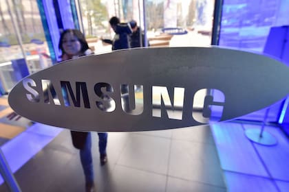 Los menores envíos de teléfonos móviles fue uno de los motivos que la caída en las ganancias de Samsung en el último trimestre