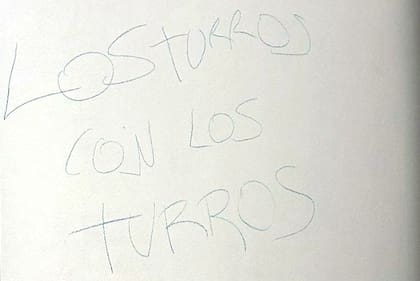 Los mensajes que deja una banda que roba casas en San Isidro