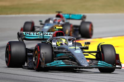 Los Mercedes de Lewis Hamilton y George Russell van mostrándose más rápidos y estarán entre los primeros seis en la parrilla del GP de España