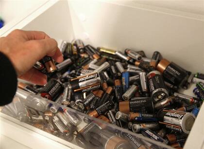 Los metales que contienen las pilas pueden generar daños neurológicos