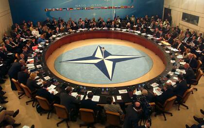 Los miembros de la OTAN, reunidos en asamblea