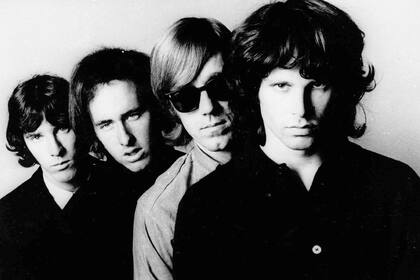 Los miembros de The Doors; John Densmore, Robbie Krieger, Ray Manzarek y Jim Morrison