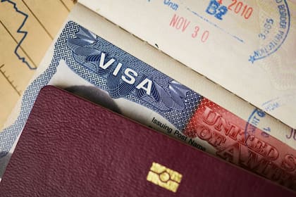 Los migrantes con TPS vigente pueden solicitar un ajuste de estatus o diferentes tipos de visa en EE.UU. si cumplen con las condiciones de elegibilidad