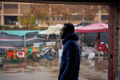 Los migrantes que quieran aplicar a la Ley Dignididad deberán pagar una restitución de US$7,000 para acceder