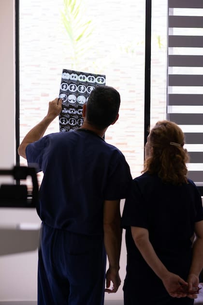 Los migrantes sin cobertura podrían buscar atención médica hasta que su enfermedad esté muy avanzada