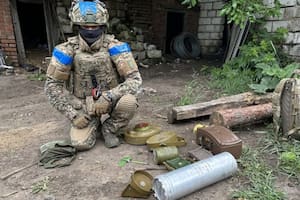 Los militares ucranianos encuentran decenas de minas rusas todos los días.