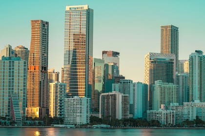 Los millonarios eligen áreas metropolitanas costeras