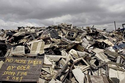 Los minerales de la basura electrónica contaminan la tierra y los ríos y acaban en el mar