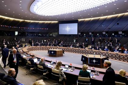 Los ministros de Defensa de la OTAN asisten a una segunda mesa redonda en el primer día de una reunión en Bruselas el 16 de marzo de 2022.