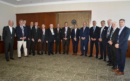 Los ministros de Economía, Luis Caputo, y de Interior, Guillermo Francos, se reunieron la semana pasada con dirigentes de distintas cámaras y asociaciones empresarias.