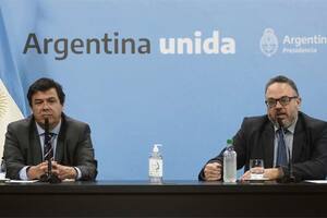 Los ministros de Trabajo, Claudio Moroni, y de Desarrollo Productivo, Matías Kulfas, ayer, en conferencia de prensa ,276x151mm