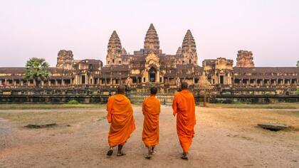 Los misioneros cristianos enmarcaron al Islam como una religión demasiado agresiva y al budismo como demasiado pacifista para poder ubicar al cristianismo en el medio, según el historiador Jonathan Walters