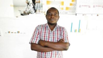 Los mismos países que ofrecen dinero están invirtiendo en la industria de combustibles fósiles en nuestros países, señala Edwin Mumbere