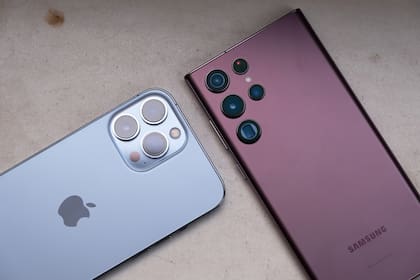 Los modelos de Apple y Samsung no tendrían aumentos de precio tan grandes como los celulares de gama baja